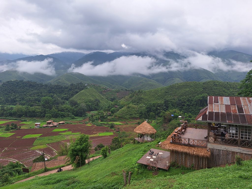 รถเช่าพร้อมคนขับน่าน ไปสะปัน