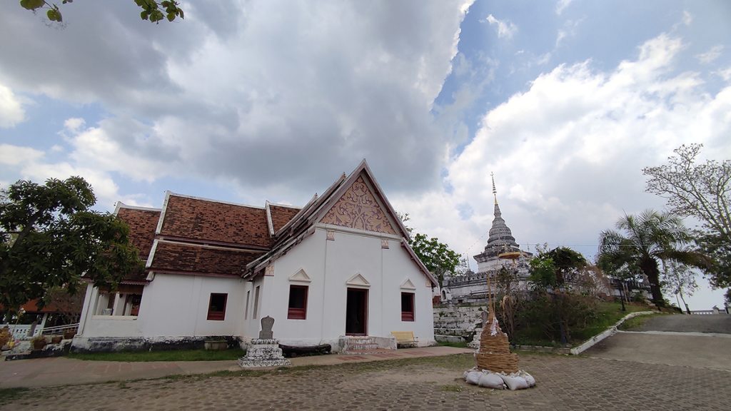 วัดเขาน้อย