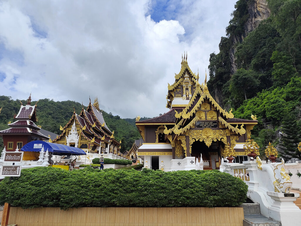 วัดเชตวัน น่าน"วัดถ้ำเชตวัน" จ.น่าน หรือ พุทธสถานถ้ำเชตวัน